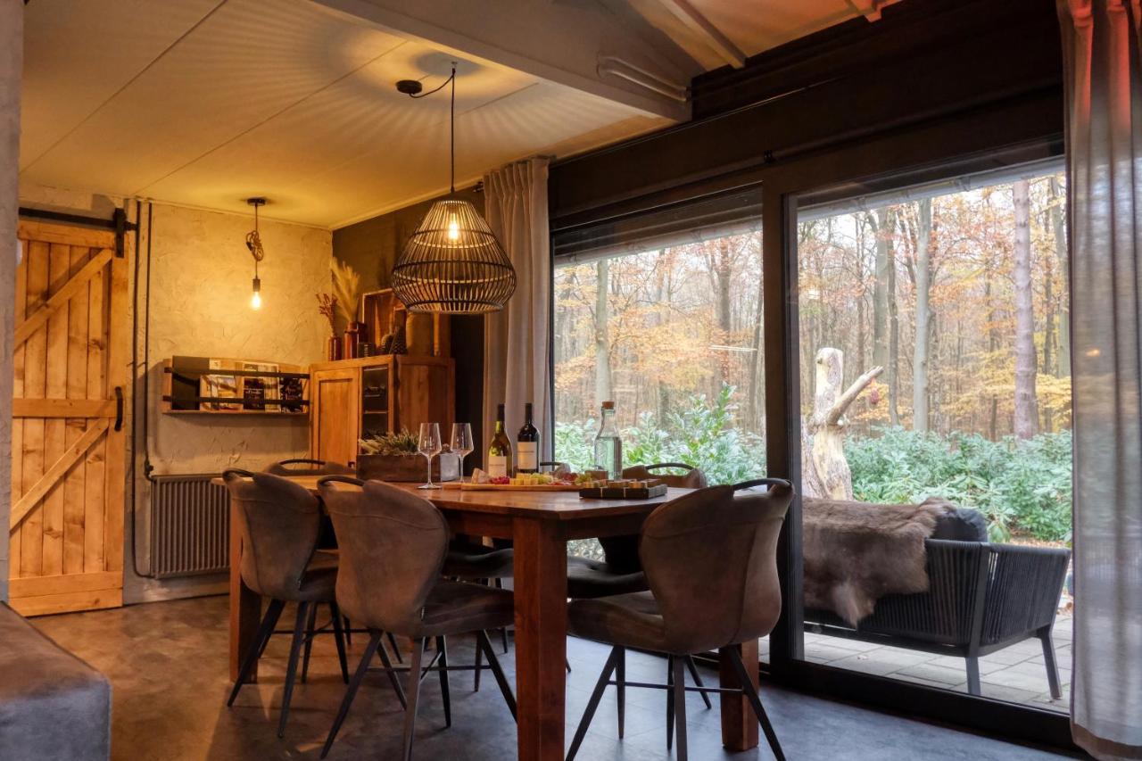 Lodge In Een Bosrijke Omgeving Met Hottub & Sauna Opt Rheezerveen Luaran gambar