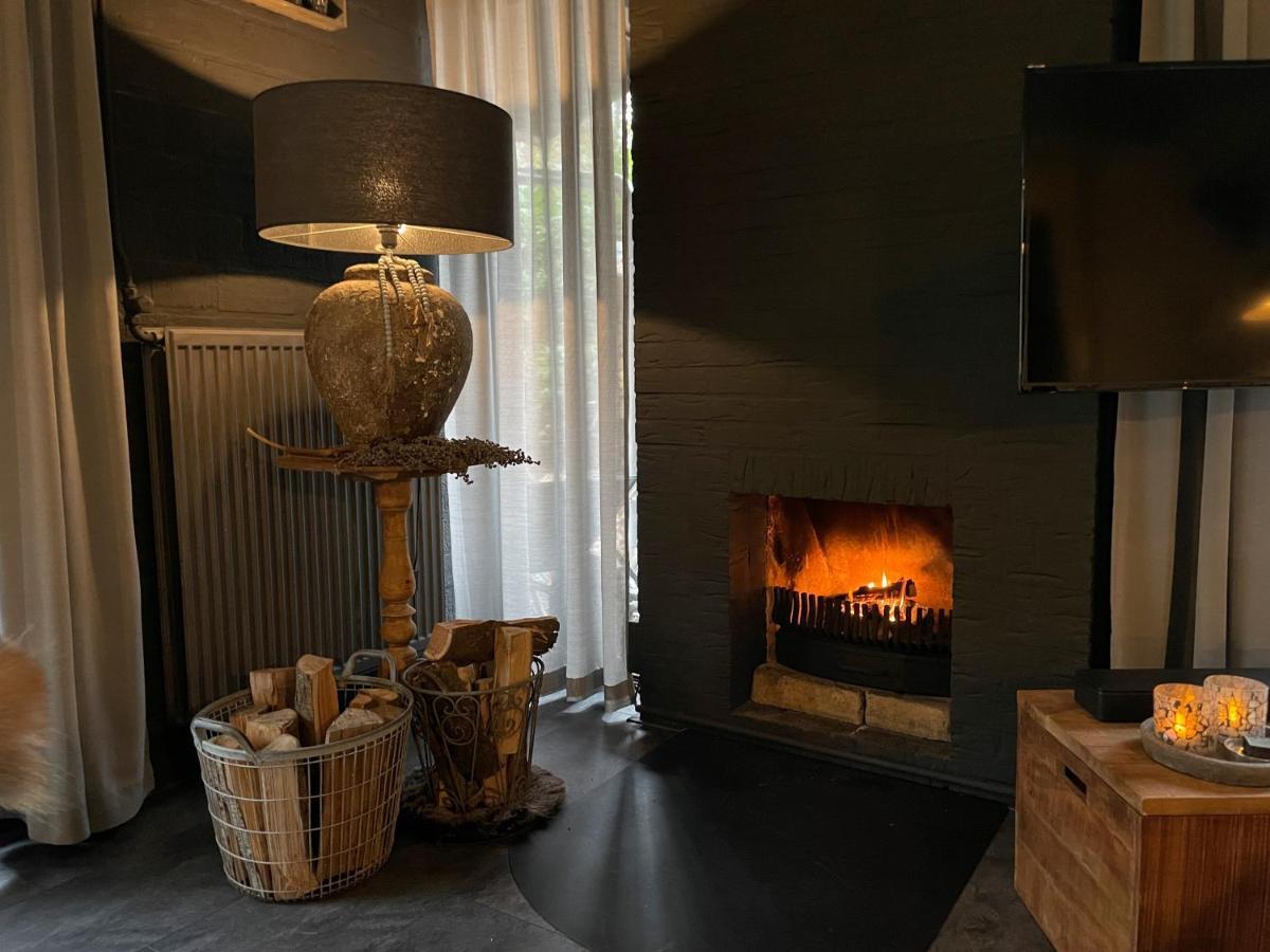 Lodge In Een Bosrijke Omgeving Met Hottub & Sauna Opt Rheezerveen Luaran gambar