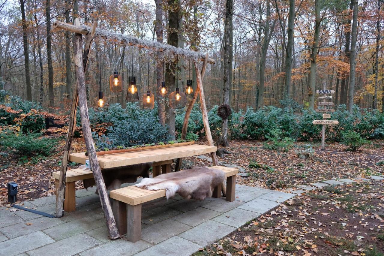 Lodge In Een Bosrijke Omgeving Met Hottub & Sauna Opt Rheezerveen Luaran gambar