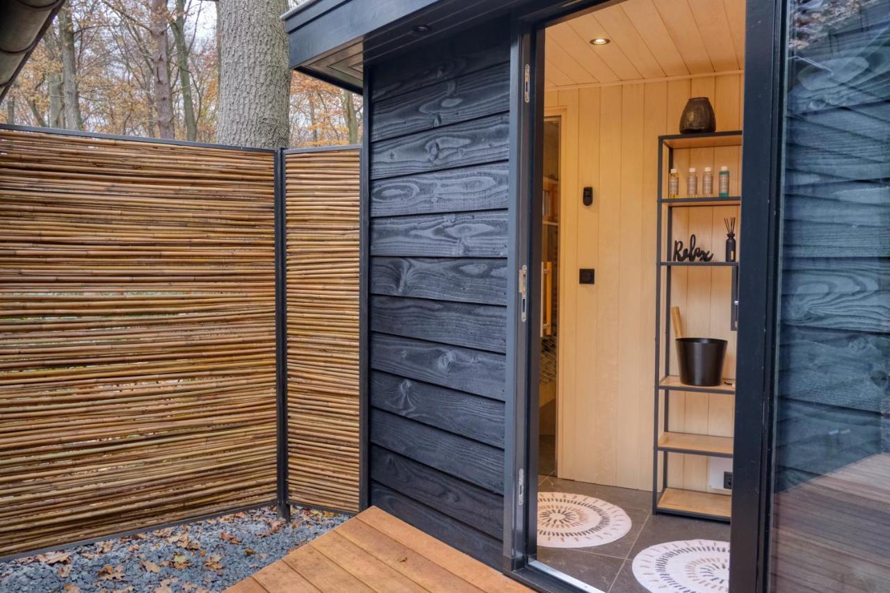Lodge In Een Bosrijke Omgeving Met Hottub & Sauna Opt Rheezerveen Luaran gambar