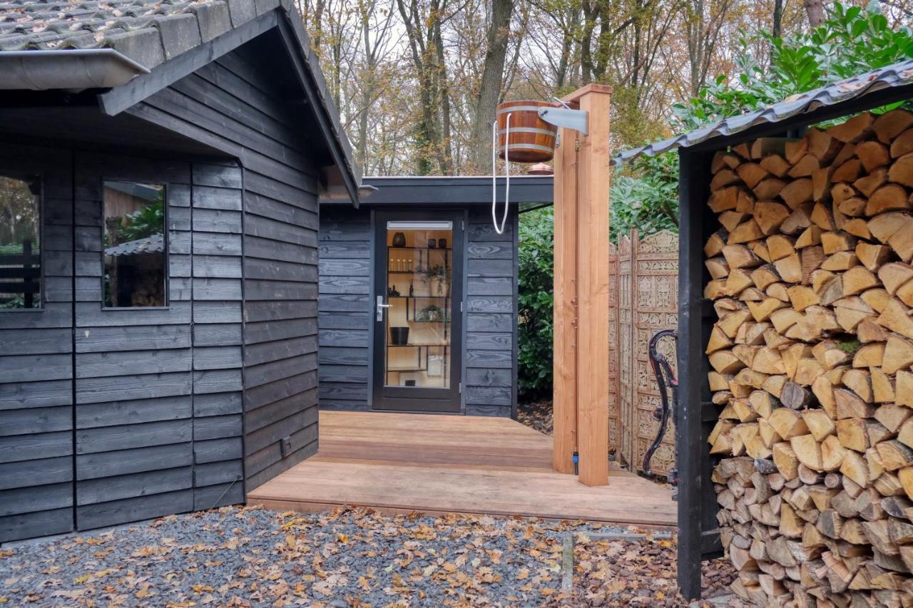 Lodge In Een Bosrijke Omgeving Met Hottub & Sauna Opt Rheezerveen Luaran gambar