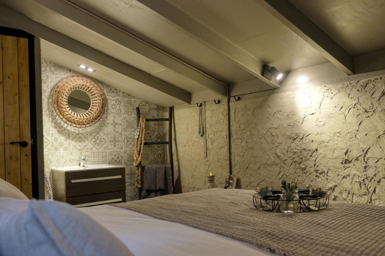 Lodge In Een Bosrijke Omgeving Met Hottub & Sauna Opt Rheezerveen Luaran gambar